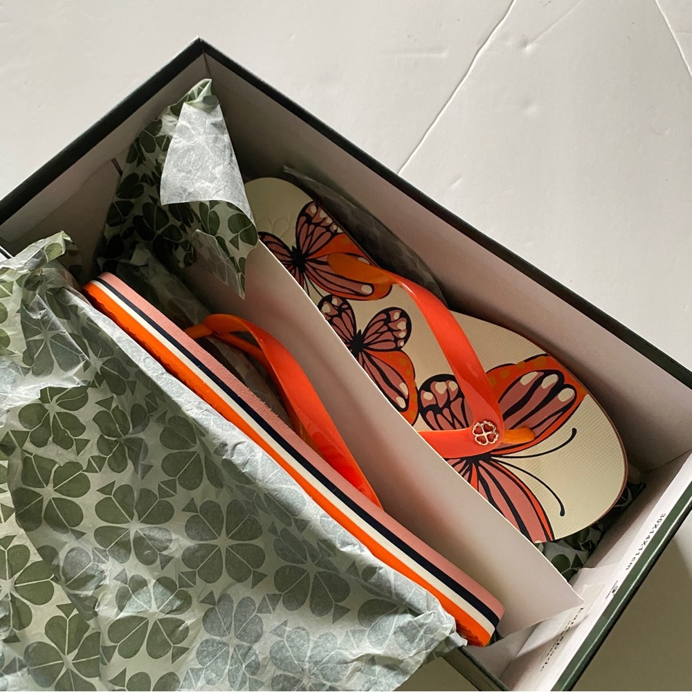 Kate Spade New York Size 8B Women's Flyaway Flip Flop Sandals